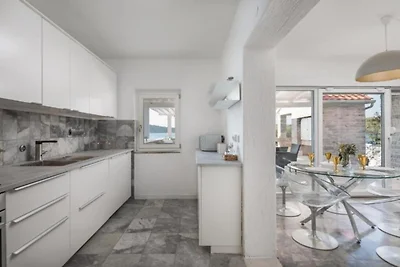 Seafront Six Bedroom Modern Villa with Pool...