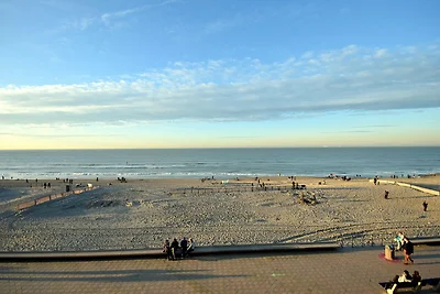 Gouden strand 0203 met zeezicht in De Haan