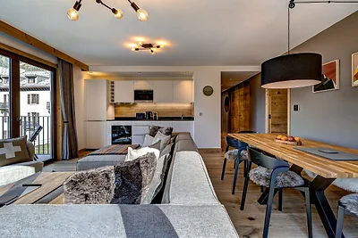 Apartment in Town Centre with 2 Balconies