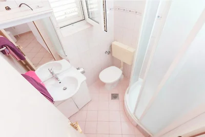 Three Bedroom Apartment with Terrace and Sea...