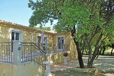 Villa con piscina privata a Ledenon