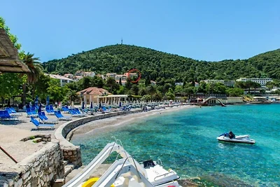 Feel Good Apartment - Two-Bedroom Apartment w...