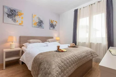 Familienvilla mit Meerblick und beheiztem...