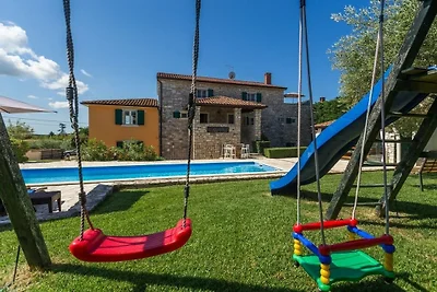Villa en Labincă con piscina