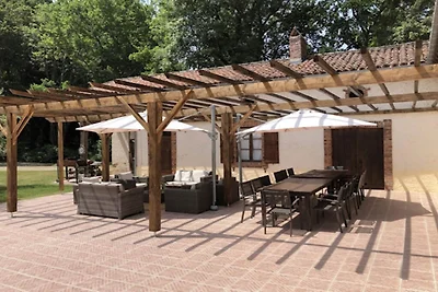Luxuriöses Haus in einem ruhigen Anwesen mit...