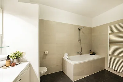 Modernes Apartment in Salzburg mit Balkon
