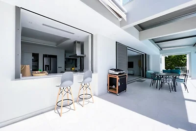 Villa a Saint-François con piscina a sfioro