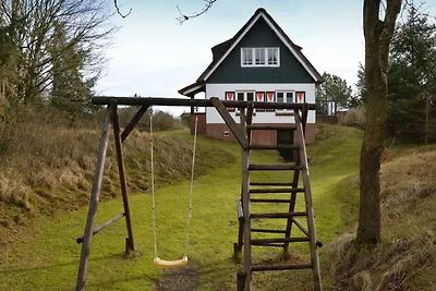 Villa in Buren nahe Meer und Dünen