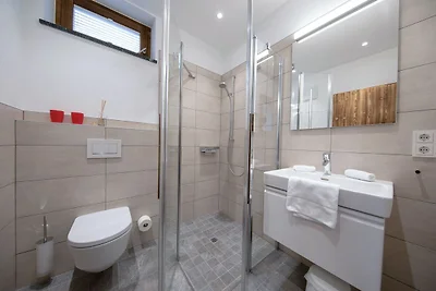 Luxe chalet met 3 badkamers, vlakbij een...