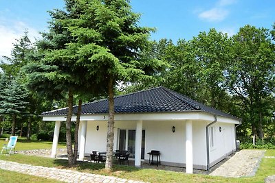 Schöner Bungalow in Lagów mit Whirlpool