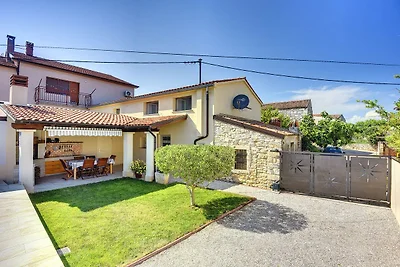 Casa moderna con piscina
