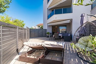Wohnung in Rogoznica mit Terrasse