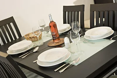 Marina-Apartment mit Terrasse