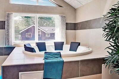 18 Personen Ferienhaus in Væggerløse
