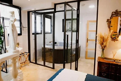 Diane Jacuzzi Suite – Erster Concierge