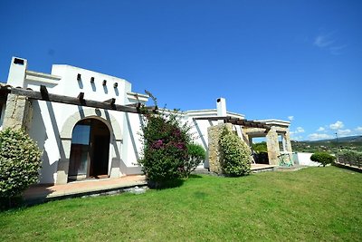 Villa con piscina panoramica a 2 km da...