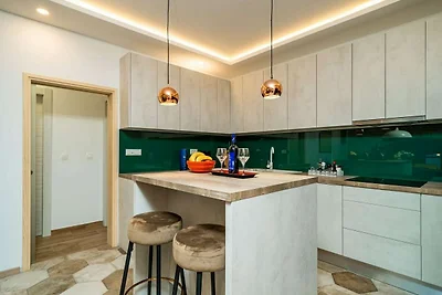 Apartment Fortuno - One Bedroom Apartment wit...