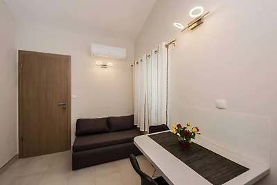Küstenwohnung in Sibenik-Brodarica
