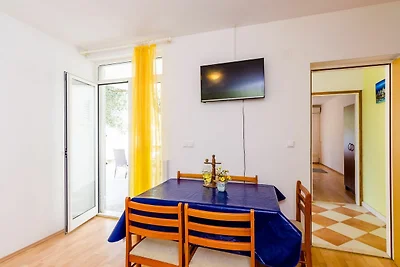 Apartments Glavor - One Bedroom Apartment wit...