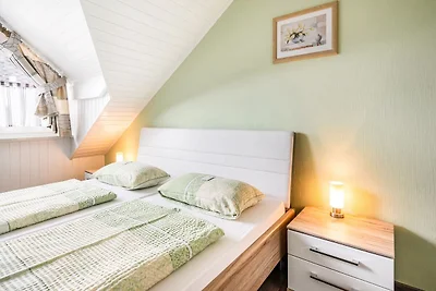 Aangenaam vakantiehuis in Ernst met balkon