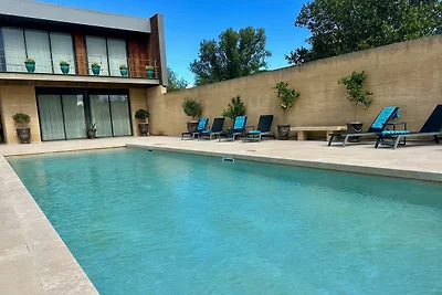 Provenzalische Villa mit Garten und Pool