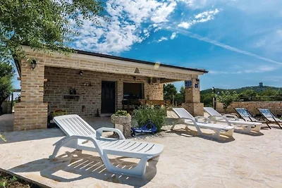 Three bedroom Vila with Pool