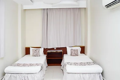 Chic Twin Retreat | Stylish Comfort in Muscat