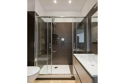 Wohnung in Bologna mit Balkon und Parken