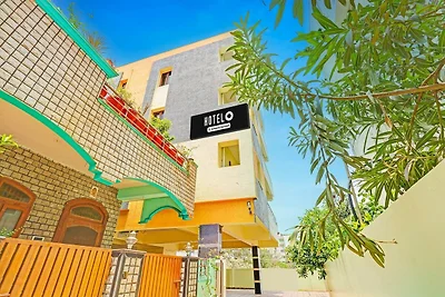 Hotel O Lakshmipuram Main Road