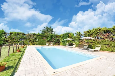Zentrales Ferienhaus mit Pool