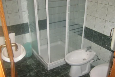 Studio Apartment Arch 2 - One Bedroom Apartme...