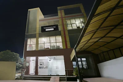 Super Townhouse Sektor 4 Gurgaon