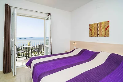 Villa Samba - Two Bedroom Apartment with Balc...