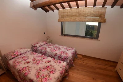 Charmantes Ferienhaus im Dorf Lari