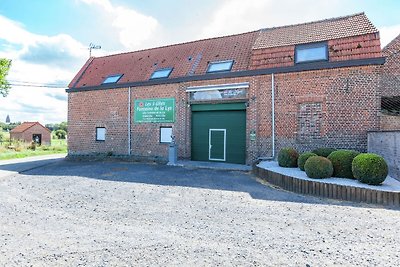 Großartiges Ferienhaus in Comines in Waldnähe