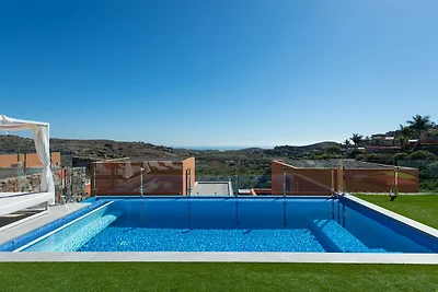 Chalet in San Bartolomé de Tirajana mit Pool