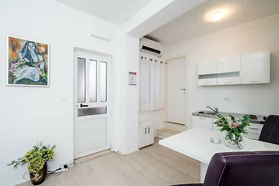 Apartments Isabora - Studio Apartment