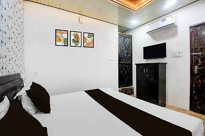 Hotel O Ambedkar Park Gorakhpur