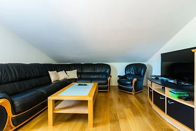 Modern Escape with Private Pool - 4 Bedroom...