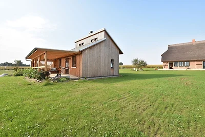 Bezauberndes Ferienhaus in Rühn am See
