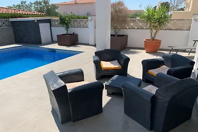 Vakantieappartement in Roses met zwembad