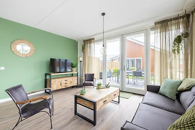 Haus am Wasser mit Terrasse für 6 Personen