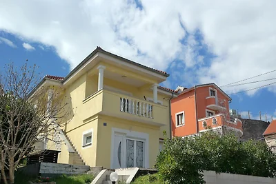 Ampio appartamento con terrazza coperta
