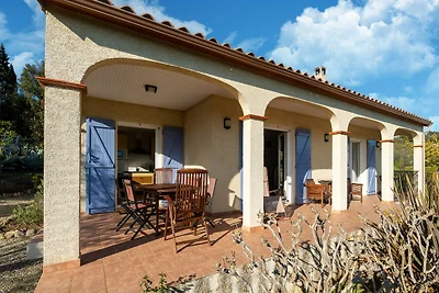 Ruhiges Ferienhaus mit privatem Pool