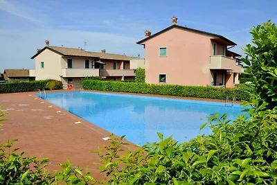 Appartamento con piscina, 600m dal lago