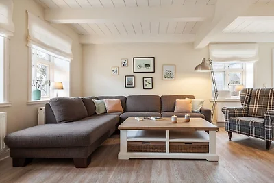 Ferienhaus in Utersum mit Schwimmbecken