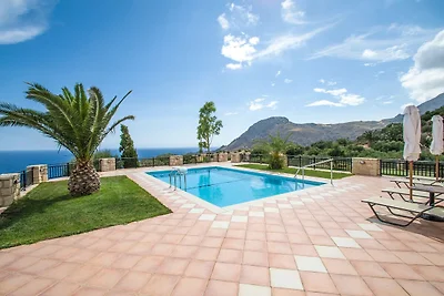 Huis bij Souda Strand met Zwembad