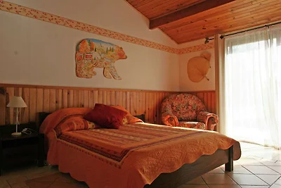 Moderna casa vacanze a Céreste con piscina
