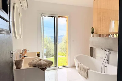 Villa in Cabris met Uitzicht & Jacuzzi