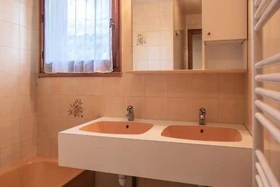 4 camere per 9 persone